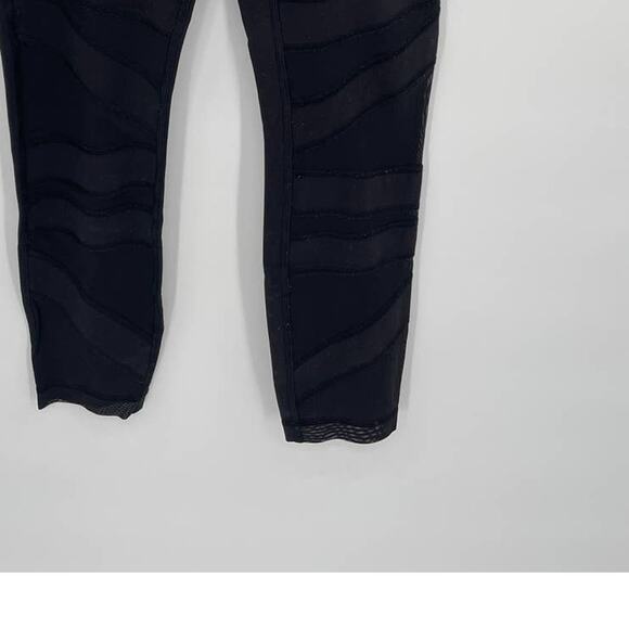 Lululemon High Times Crop Tech Mesh in Black // 4 - Picture 7 of 12